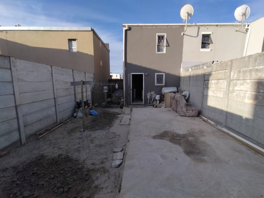 2 Bedroom Property for Sale in Woodlands Western Cape